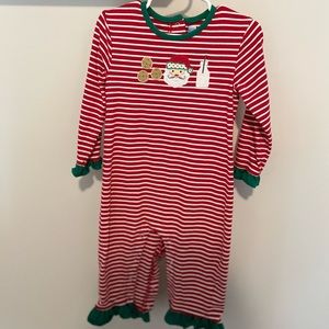 TROTTER STREET KIDS
*MILK & COOKIES RUFFLE ROMPER